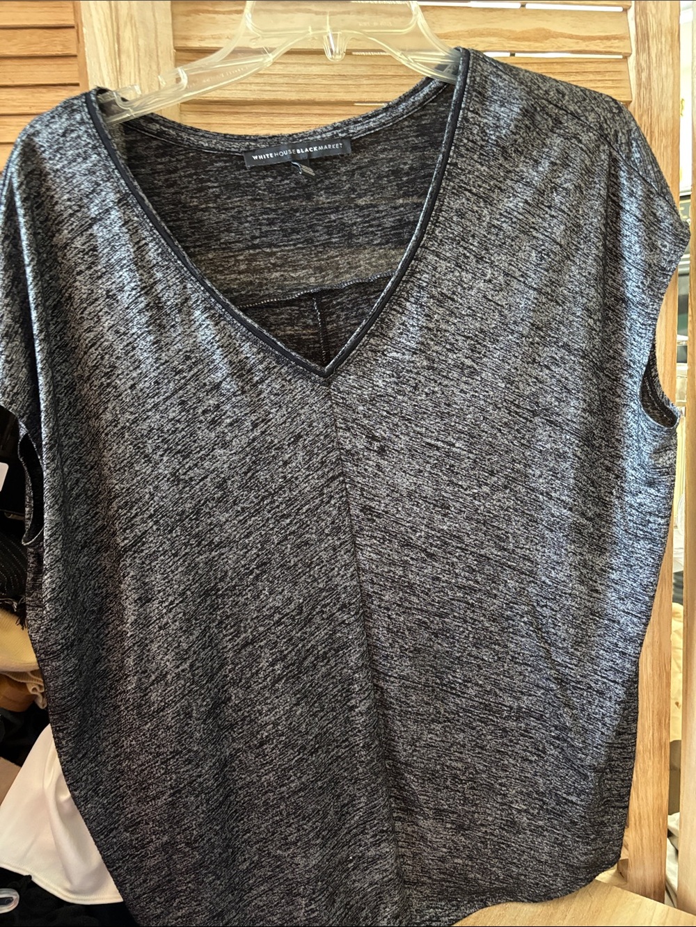 White House Black Market Heathered Gray Short-Sleeve V-Neck Top Medium